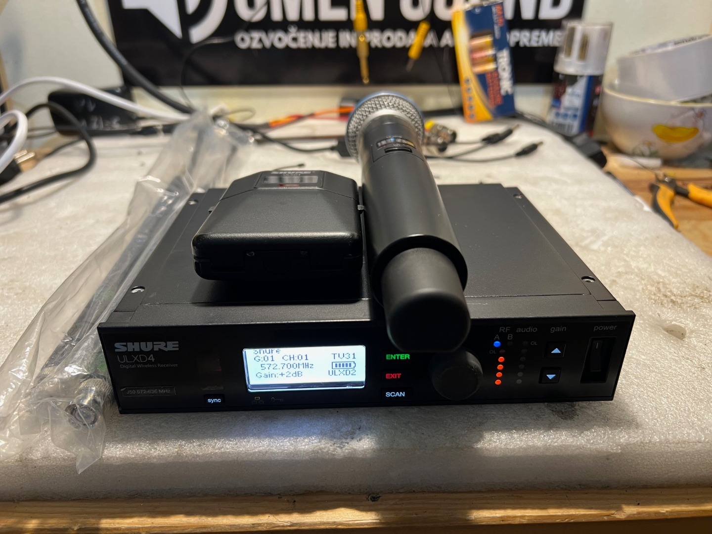 Shure ULXD set 421, Base, Mic Beta 58a and ULXD1 body, all